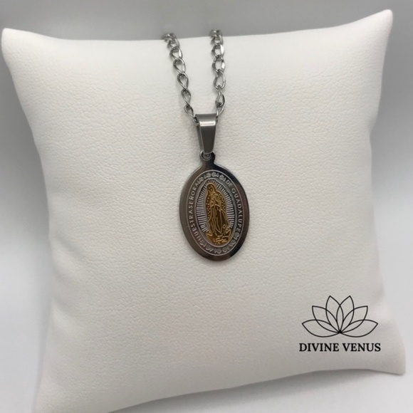 Mother Mary Necklace - Picture 5 of 8